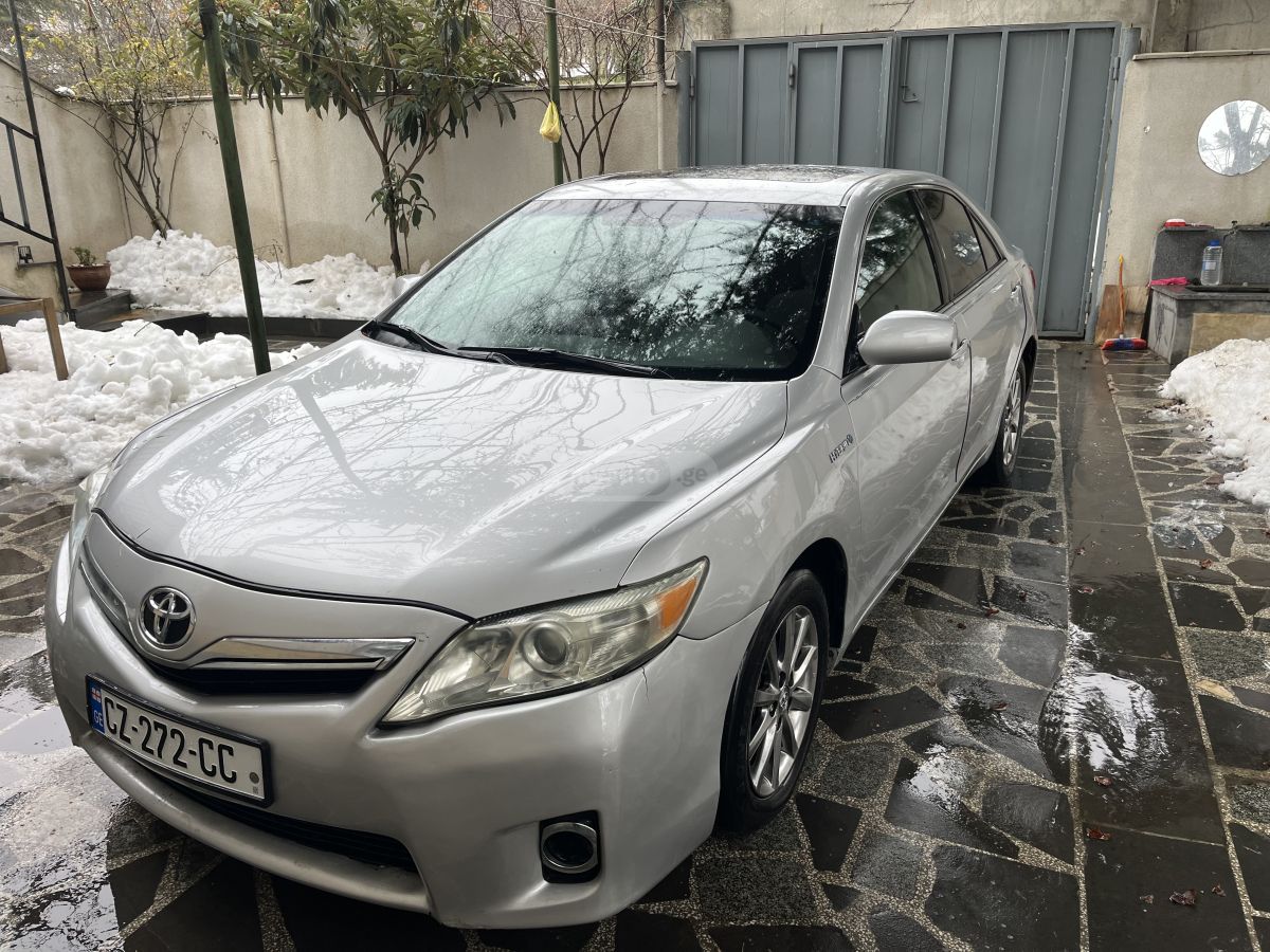 Toyota Camry 2010 — photo 2