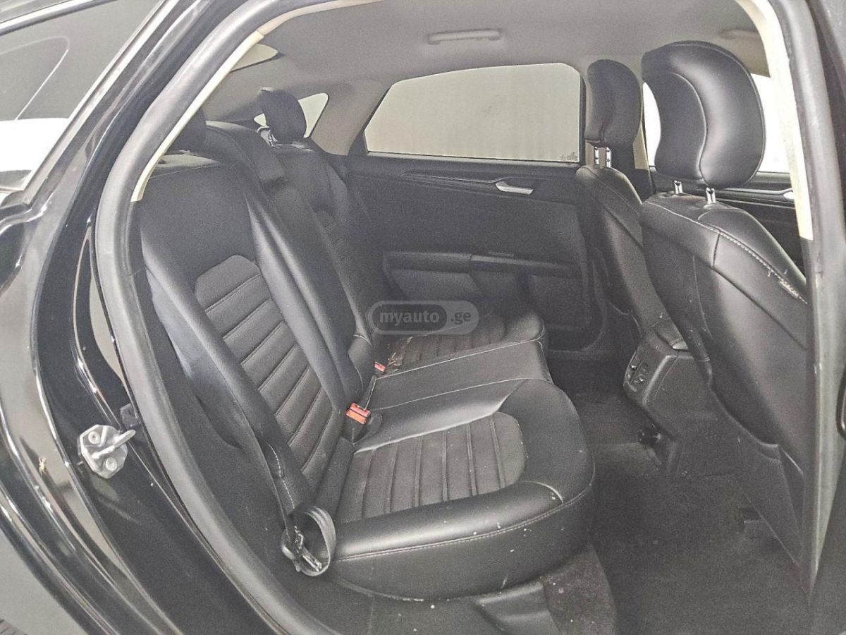 Ford Fusion 2018 — photo 2