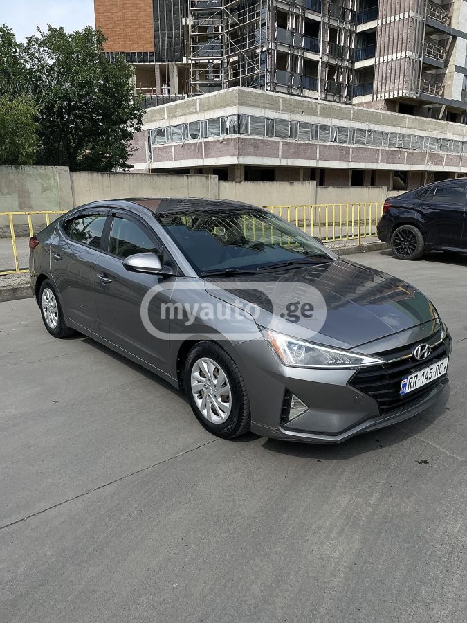 Hyundai Elantra 2020 — photo 2