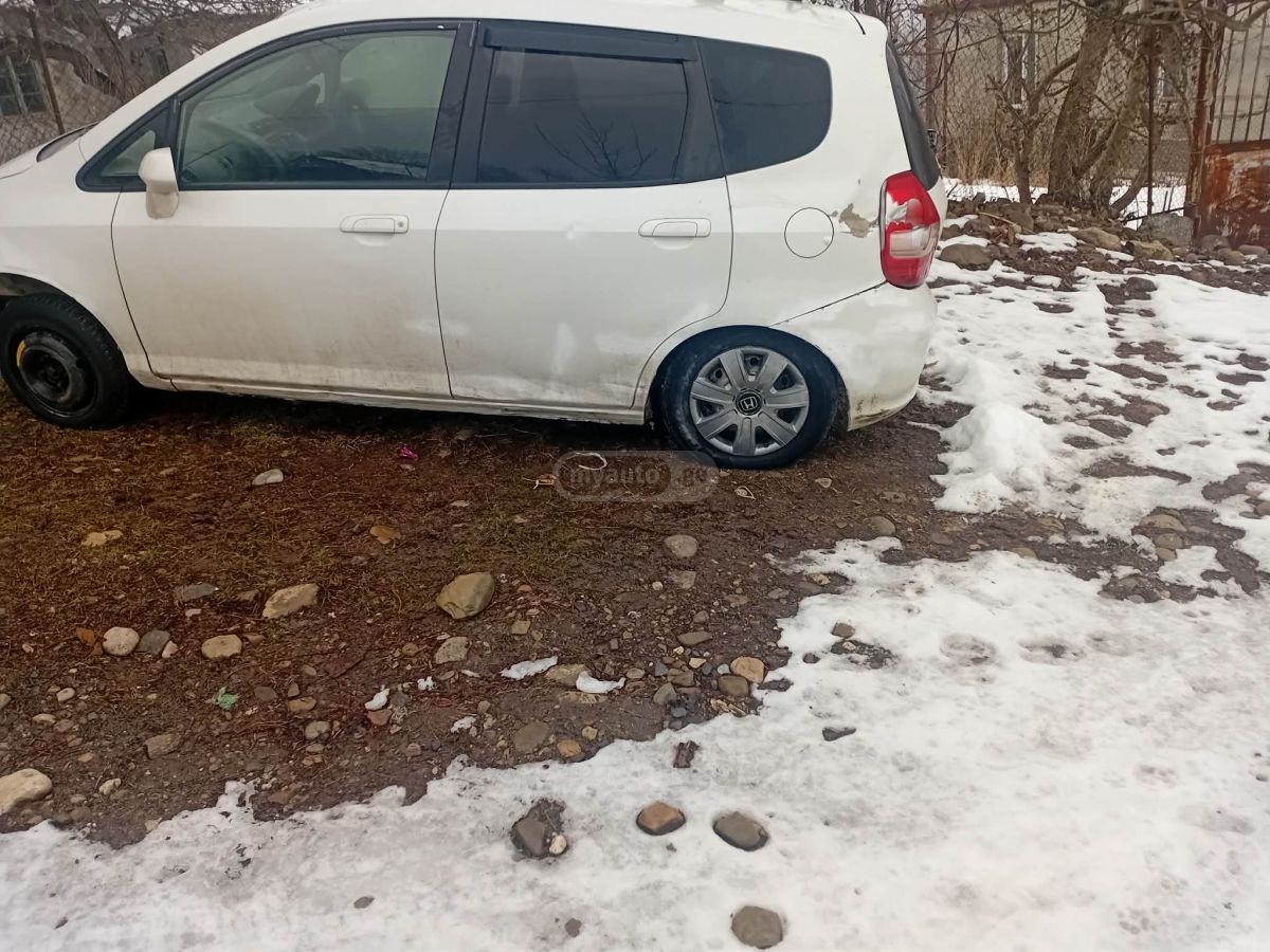 Honda FIT 2001 — photo 2