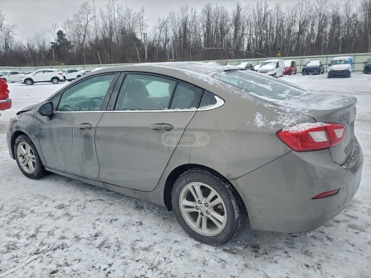 Chevrolet Cruze 2018 — photo 2