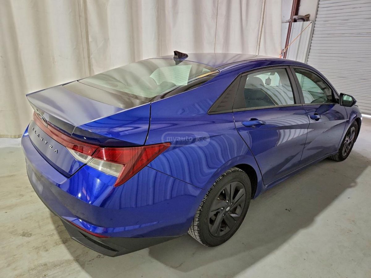 Hyundai Elantra 2022 — photo 2