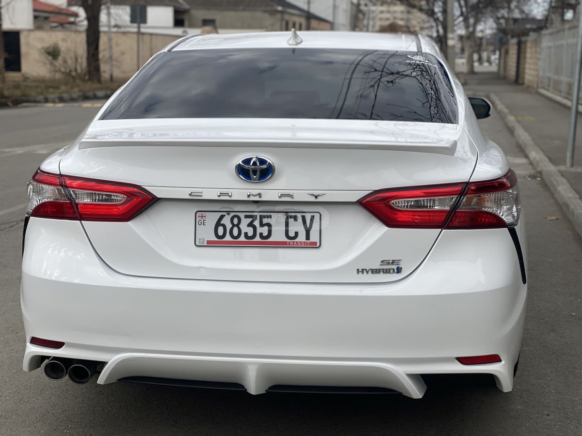Toyota Camry 2020 — photo 2