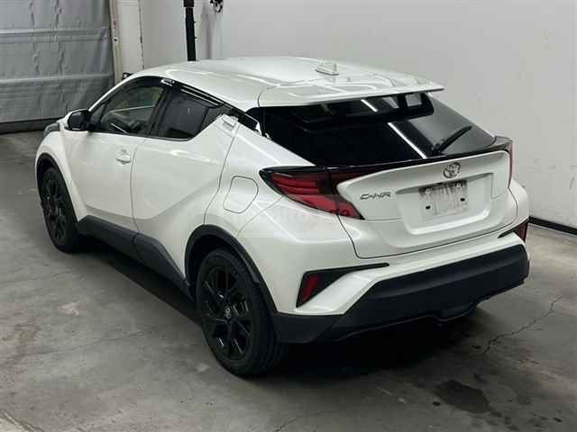 Toyota CHR 2021 — photo 2