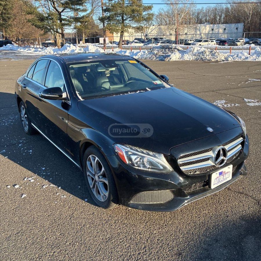 Mercedes-Benz C 300 2016 — photo 2