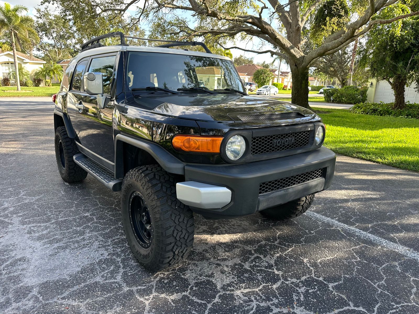Toyota FJ Cruiser 2014 — photo 2