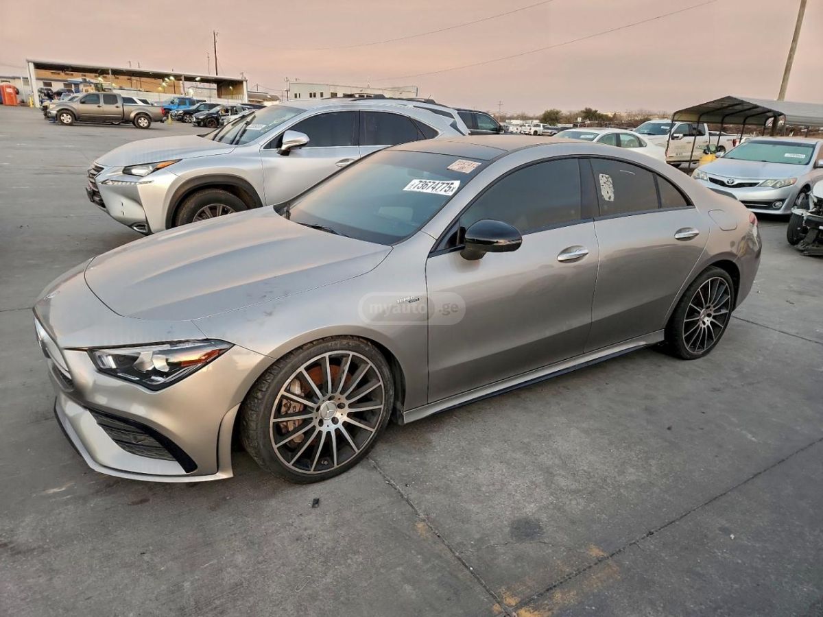 Mercedes-Benz CLA 45 AMG