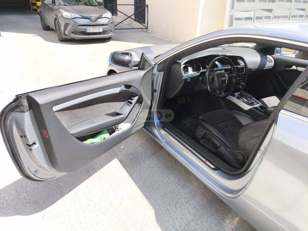 Audi A5 2009 — photo 2