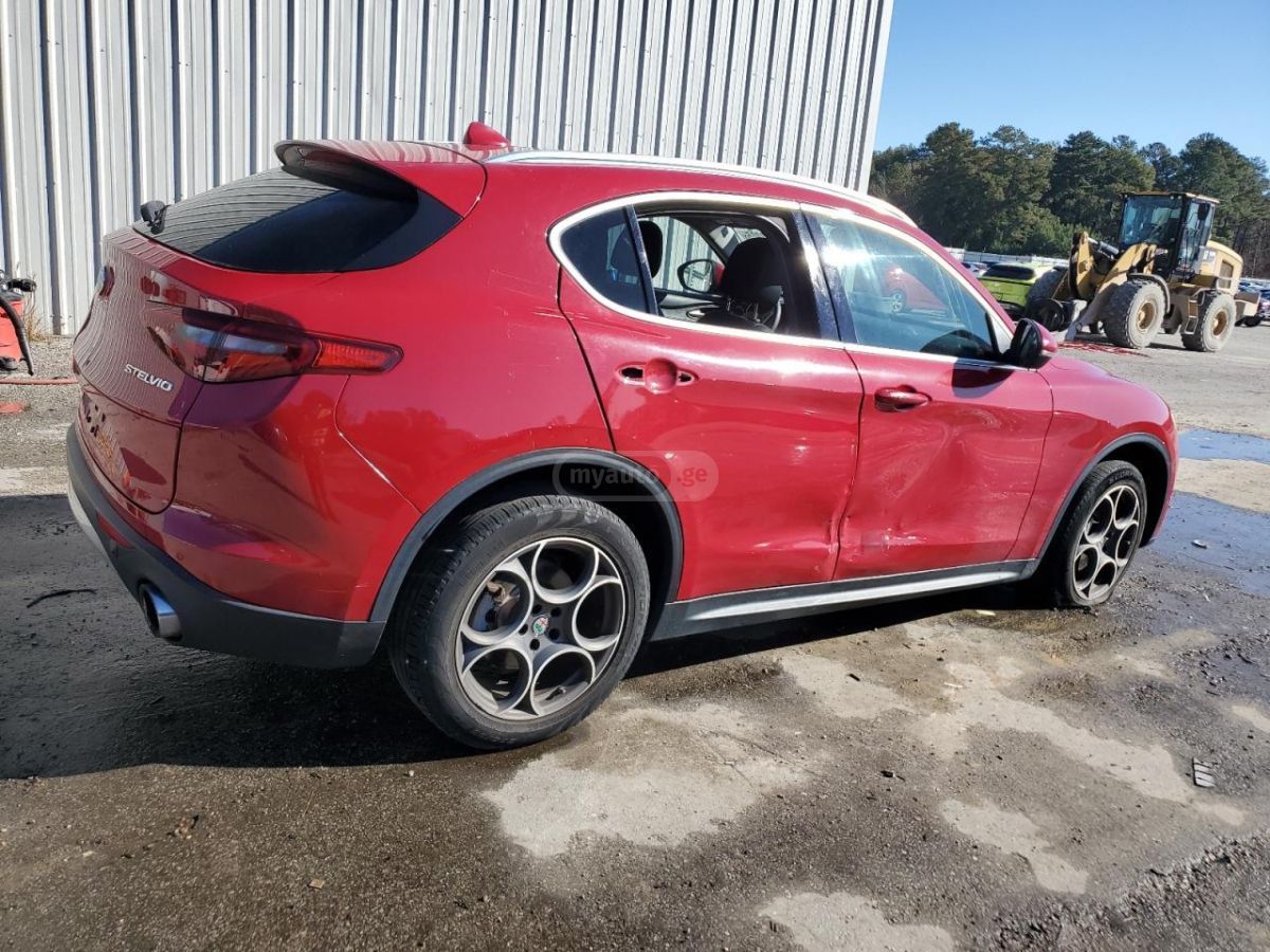 Alfa Romeo Stelvio 2019 — photo 2