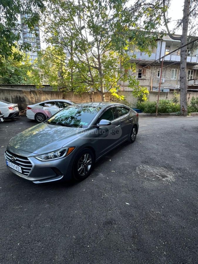 Hyundai Elantra 2016 — photo 2