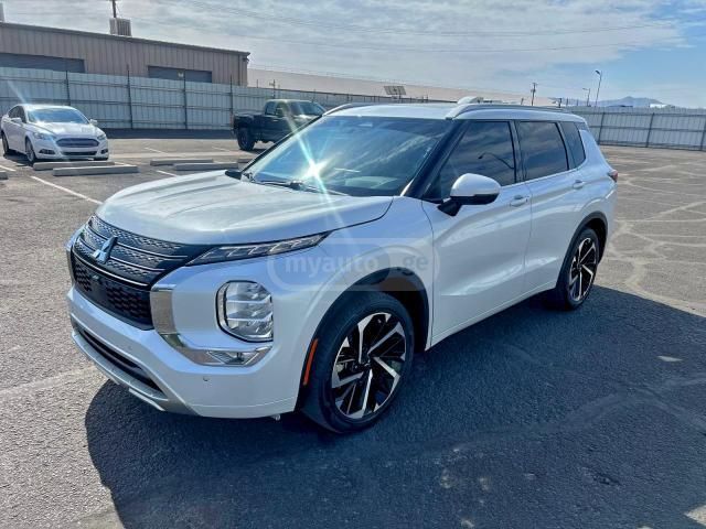 Mitsubishi Outlander 2022 — photo 2