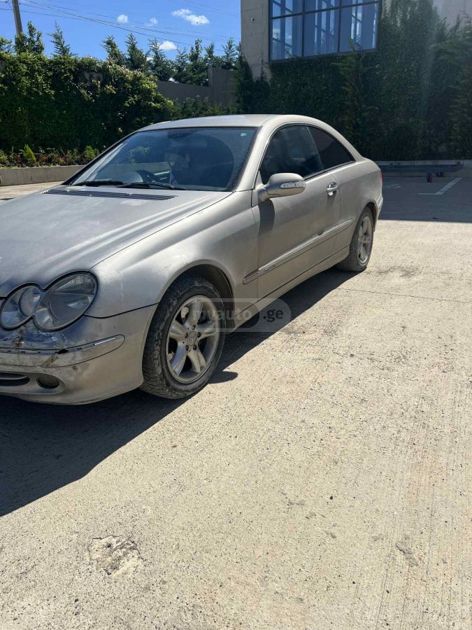 Mercedes-Benz CLK 320 2002 — photo 2