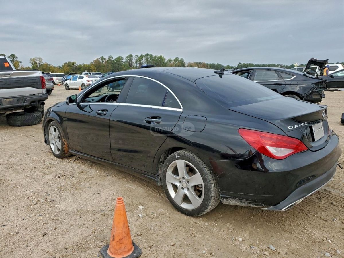 Mercedes-Benz CLA 250 2018 — photo 2