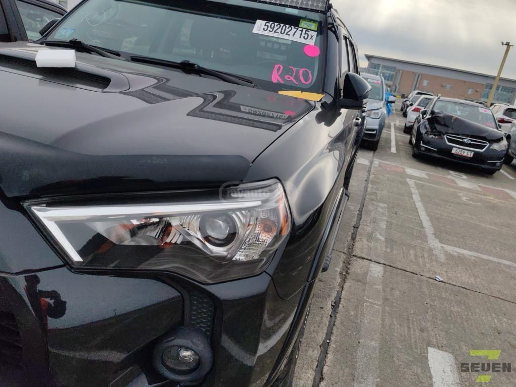 Toyota 4Runner 2023 — photo 2