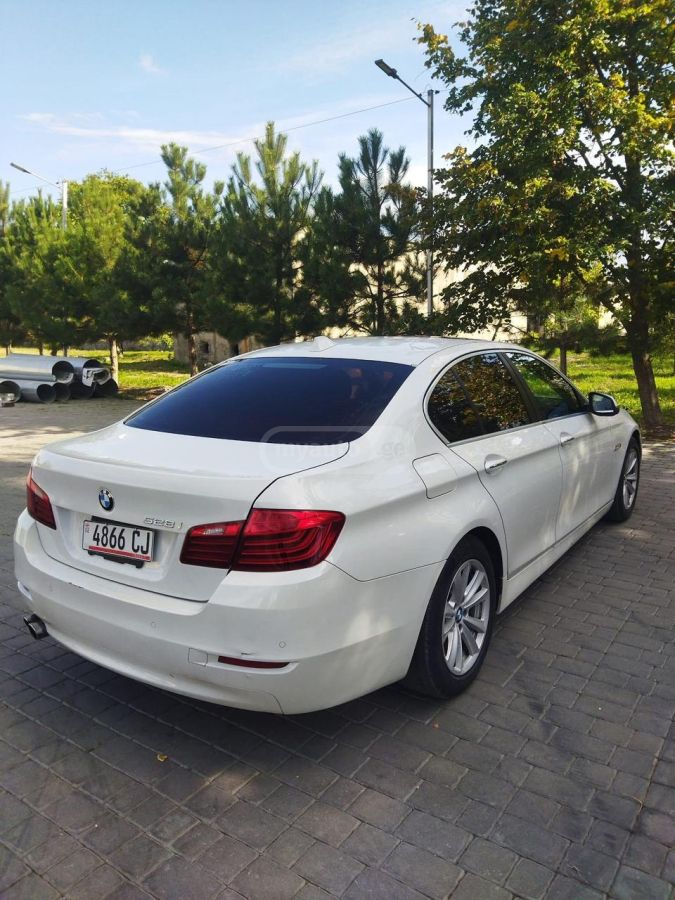 BMW 528 2014 — photo 2