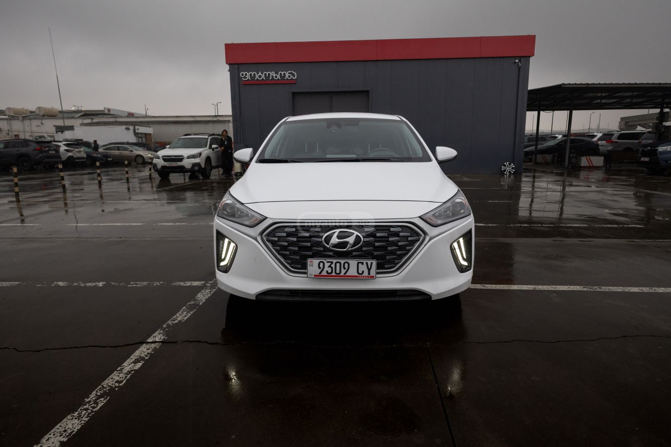 Hyundai Ioniq 2021 — photo 2