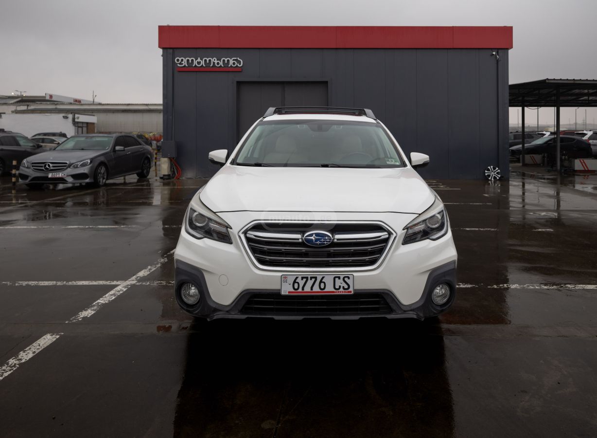 Subaru Outback 2019 — photo 2