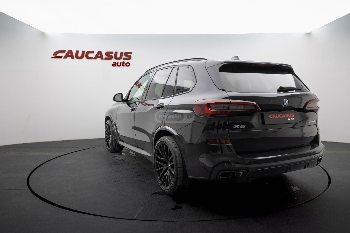 BMW X5 2022 — photo 2