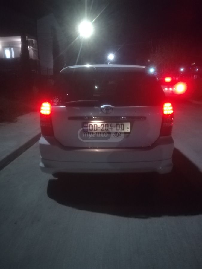 Toyota Wish 2003 — photo 2