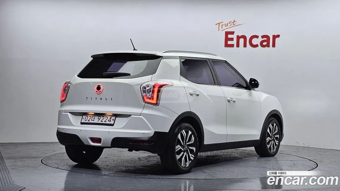 Ssangyong Tivoli 2018 — photo 2