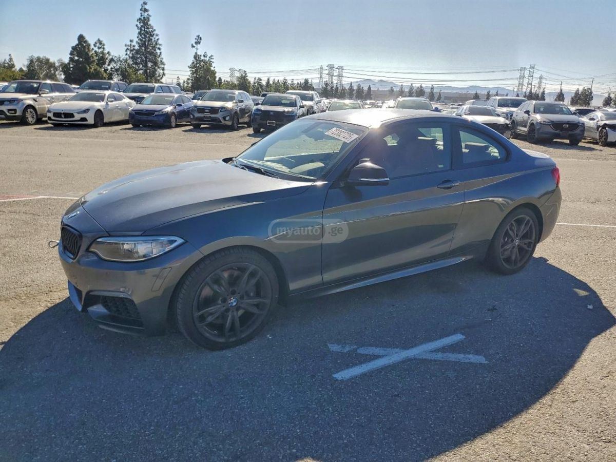 BMW M235