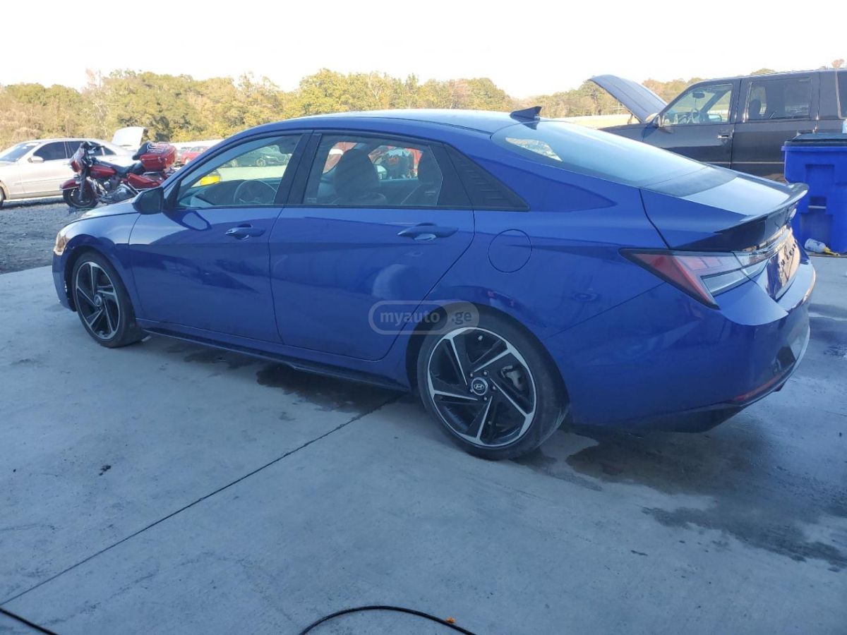 Hyundai Elantra 2021 — photo 2