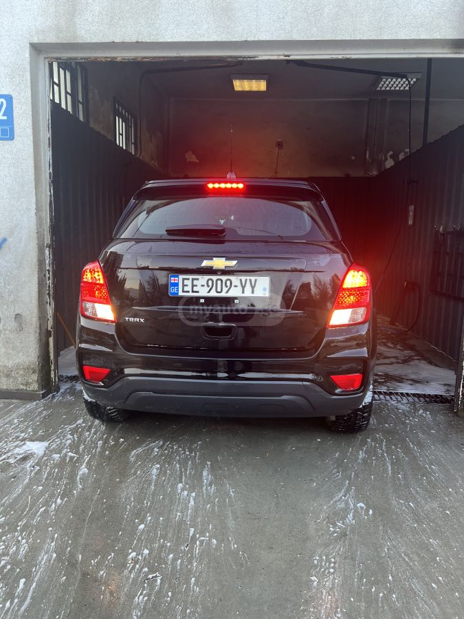 Chevrolet Trax 2017 — photo 2