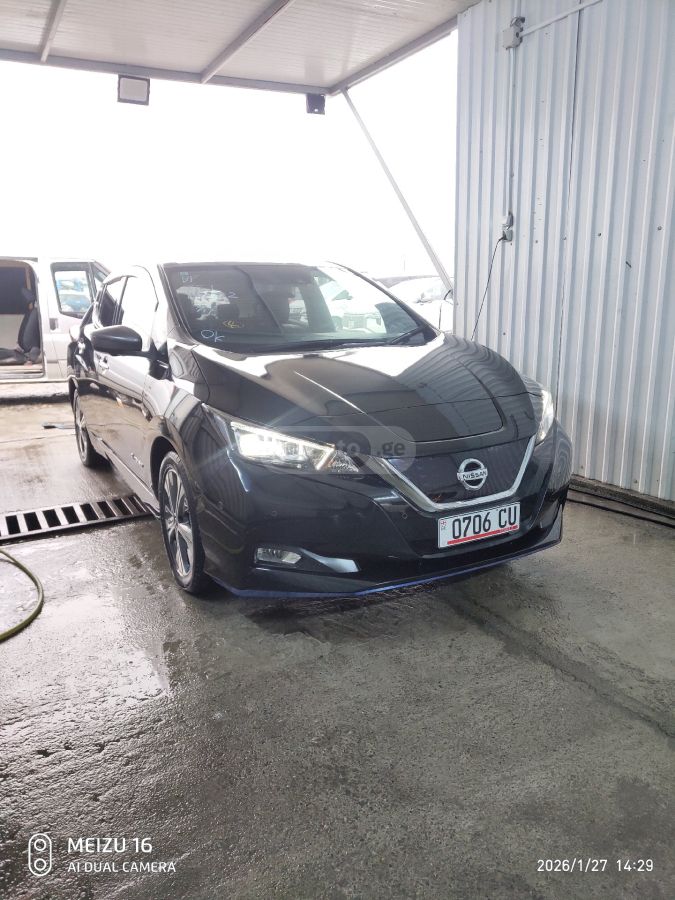 Nissan Leaf 2020 — photo 2