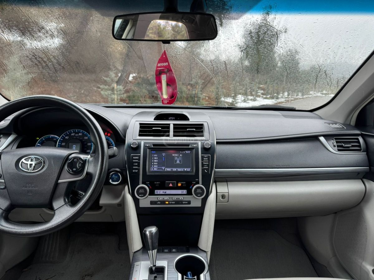 Toyota Camry 2014 — photo 2