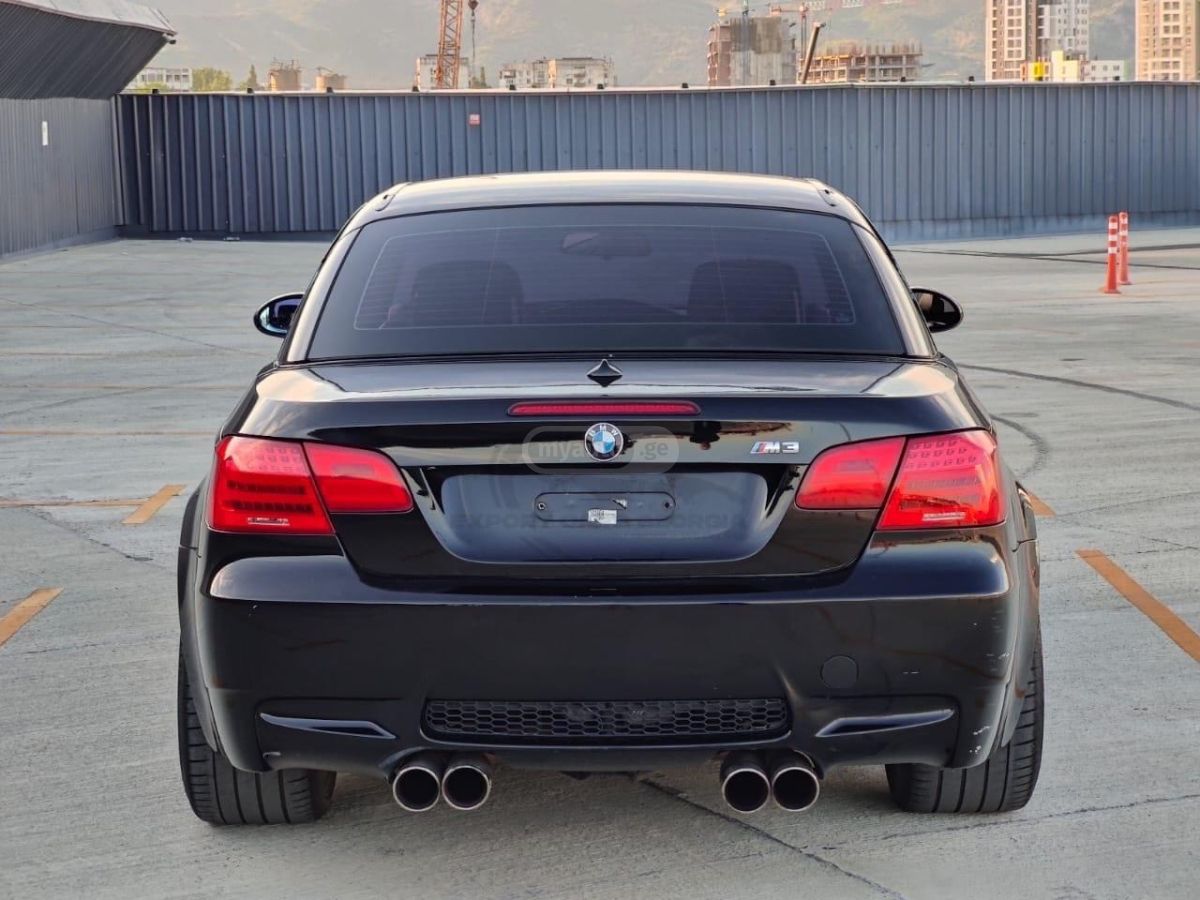 BMW M3 2010 — photo 2