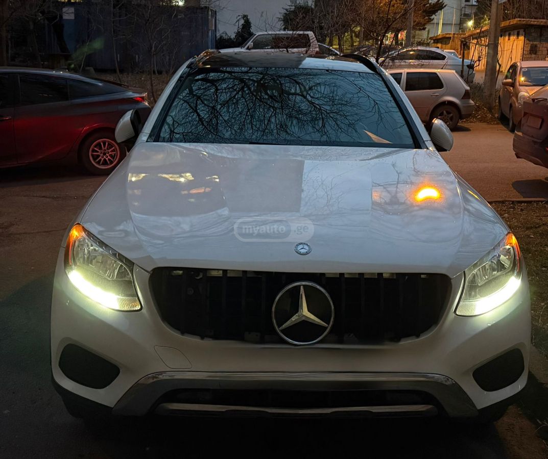 Mercedes-Benz GLC 300 2016 — photo 2