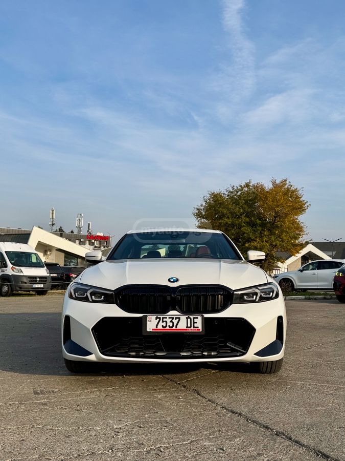 BMW 330 2022 — photo 2
