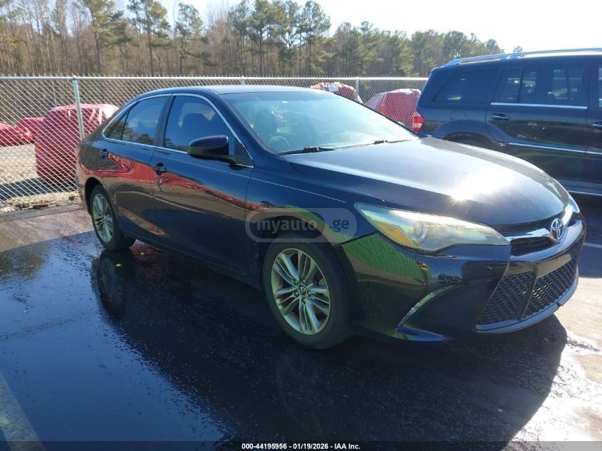 Toyota Camry 2017 — photo 2