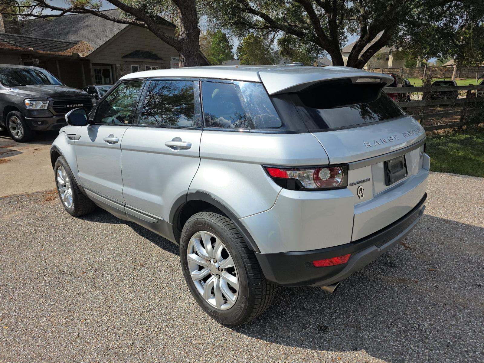 Land Rover Range Rover Evoque 2015 — photo 2