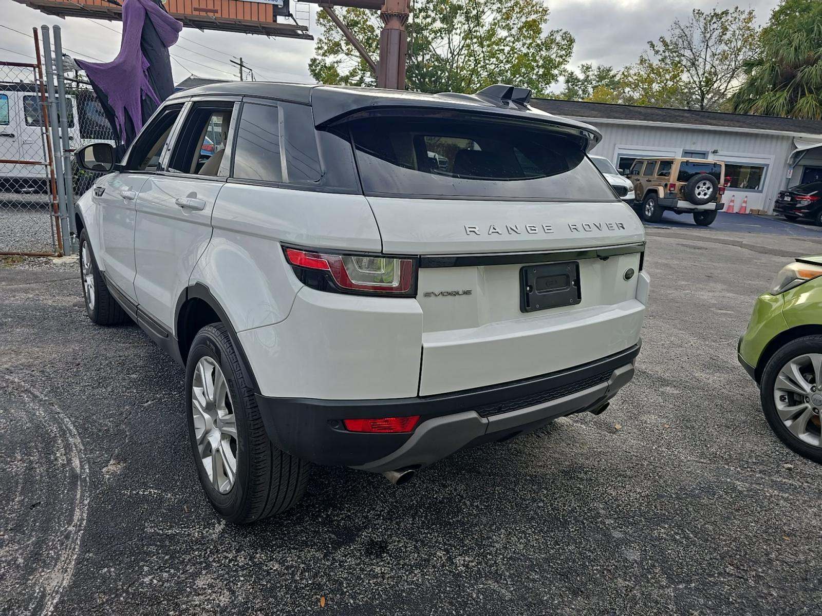 Land Rover Range Rover Evoque 2018 — photo 2