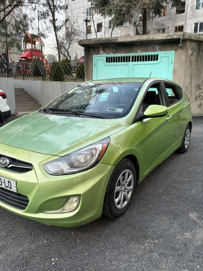 Hyundai Accent 2011 — photo 2