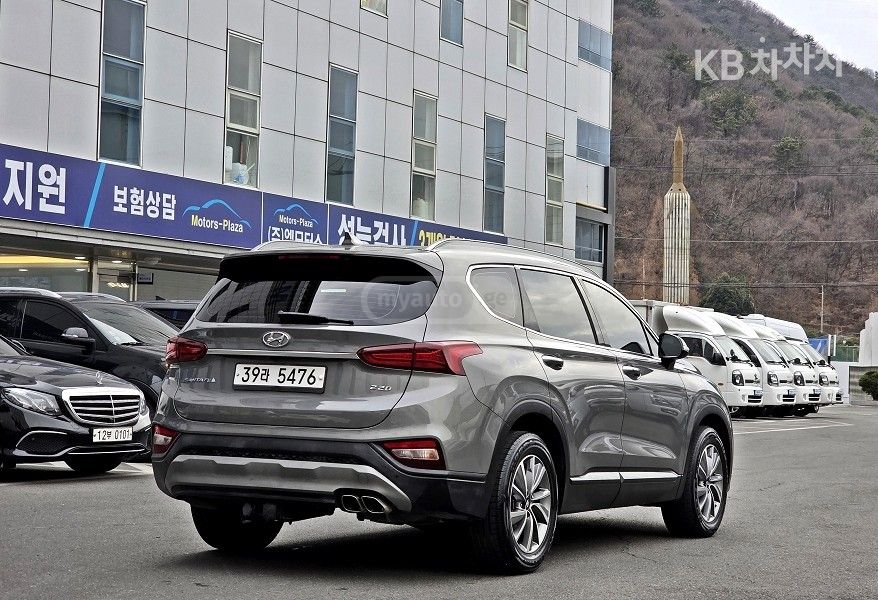 Hyundai Santa Fe 2019 — photo 2