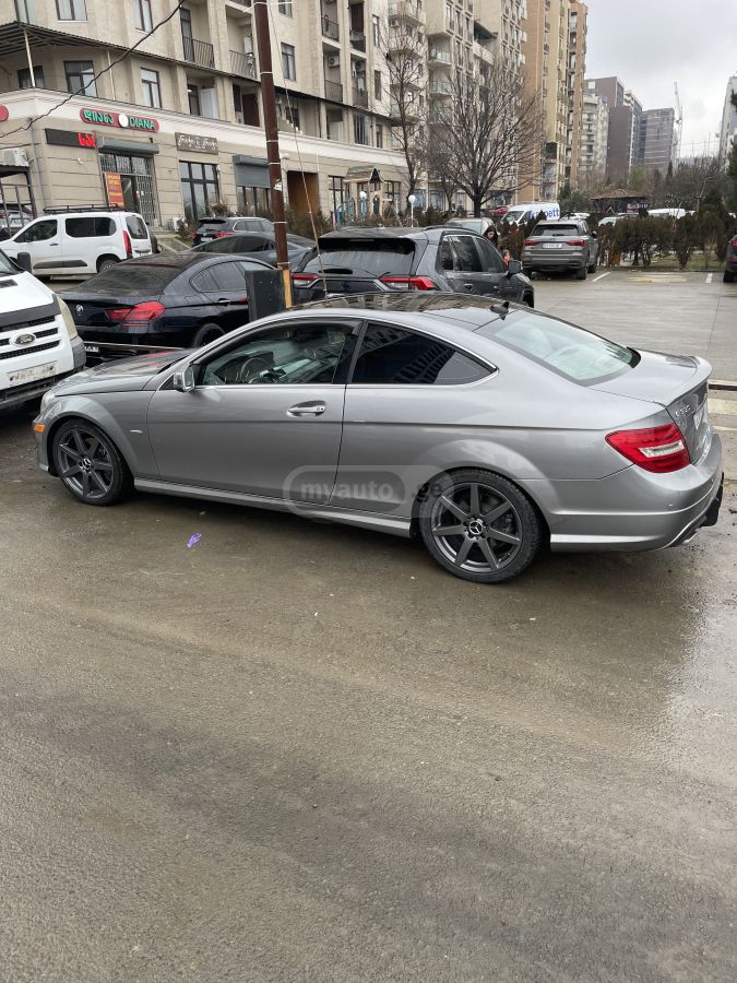 Mercedes-Benz C 350 2011 — photo 2