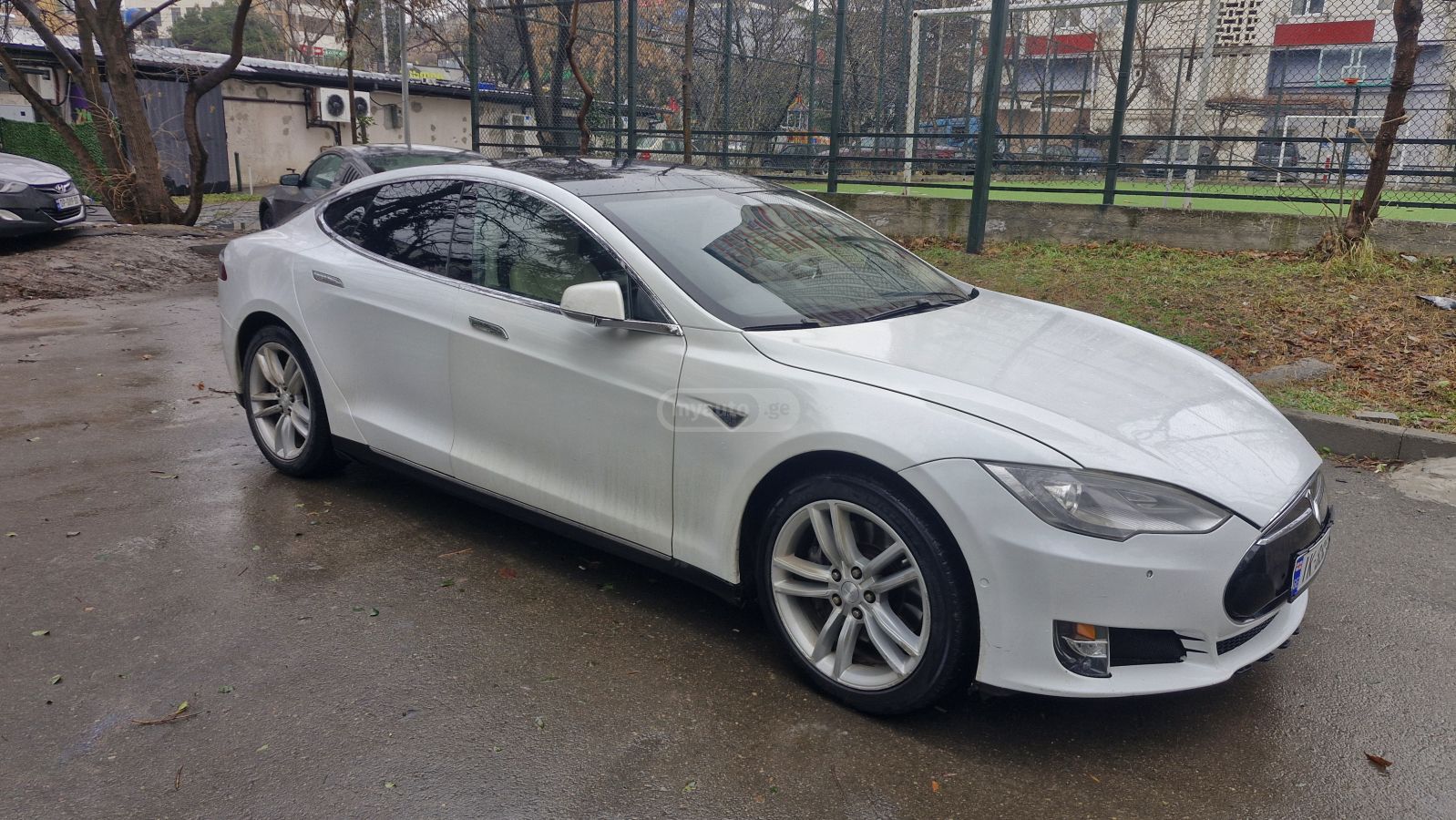 Tesla Model S 2015 — photo 2