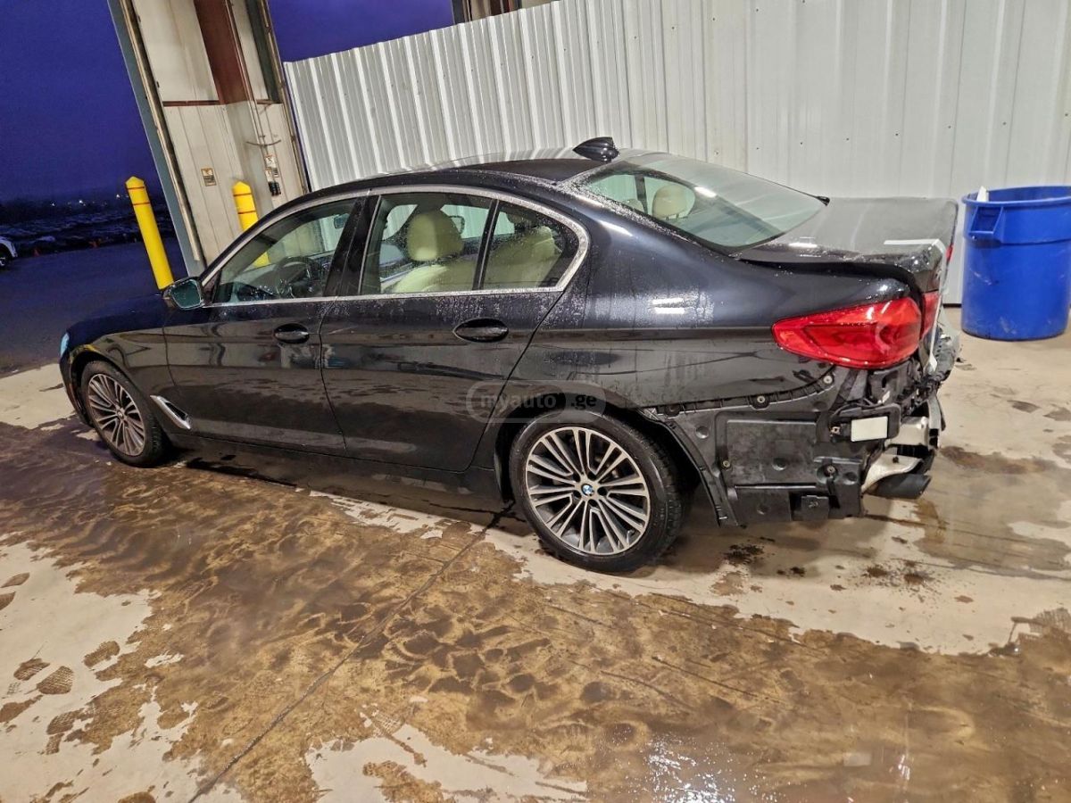 BMW 530 2019 — photo 2