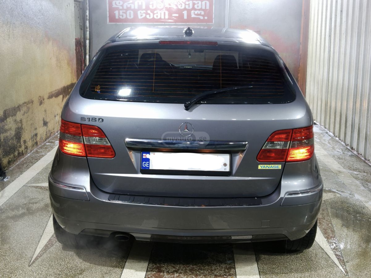 Mercedes-Benz B 180 2009 — photo 2