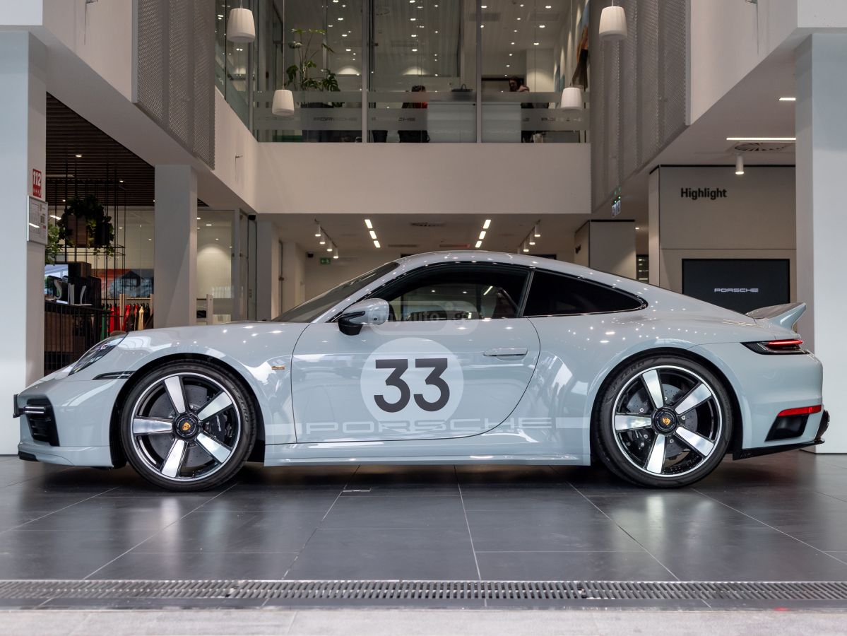 Porsche 911 2023 — photo 2