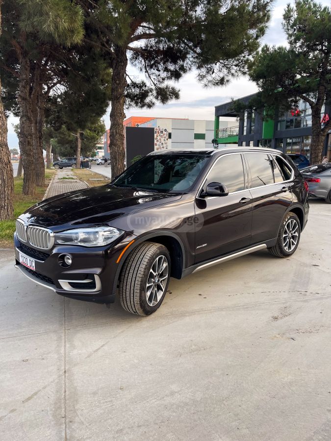BMW X5 2016 — photo 2