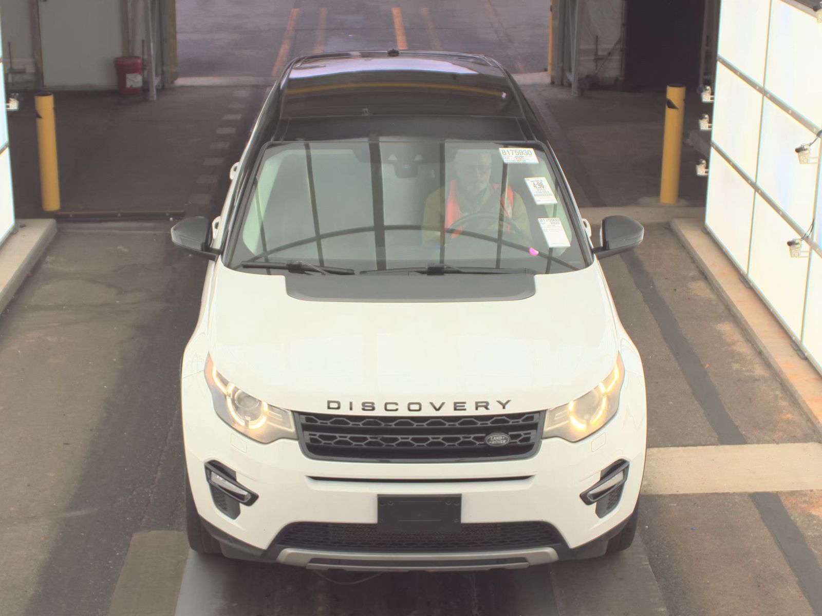 Land Rover Discovery Sport 2015 — photo 2
