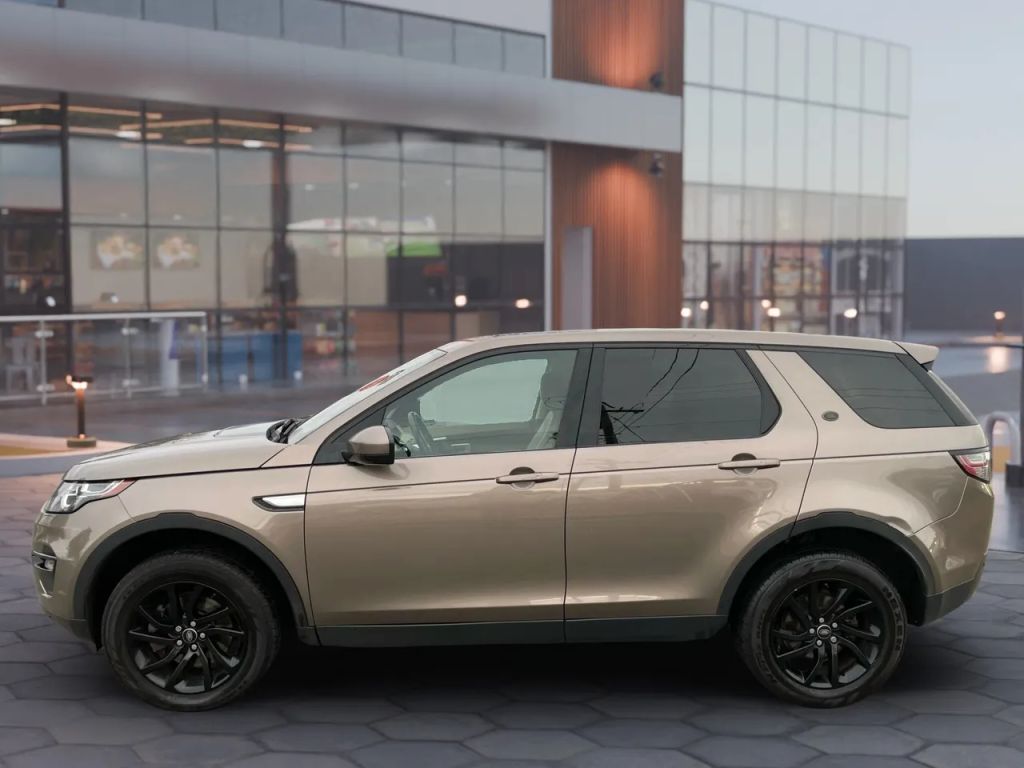 Land Rover Discovery Sport 2017 — photo 2