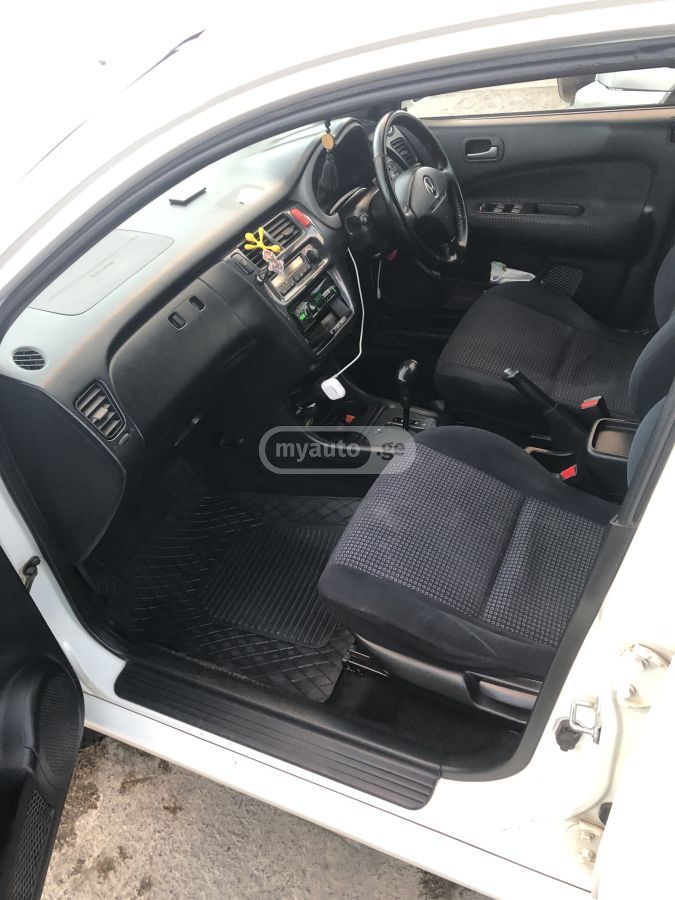 Honda HR-V 2004 — photo 2