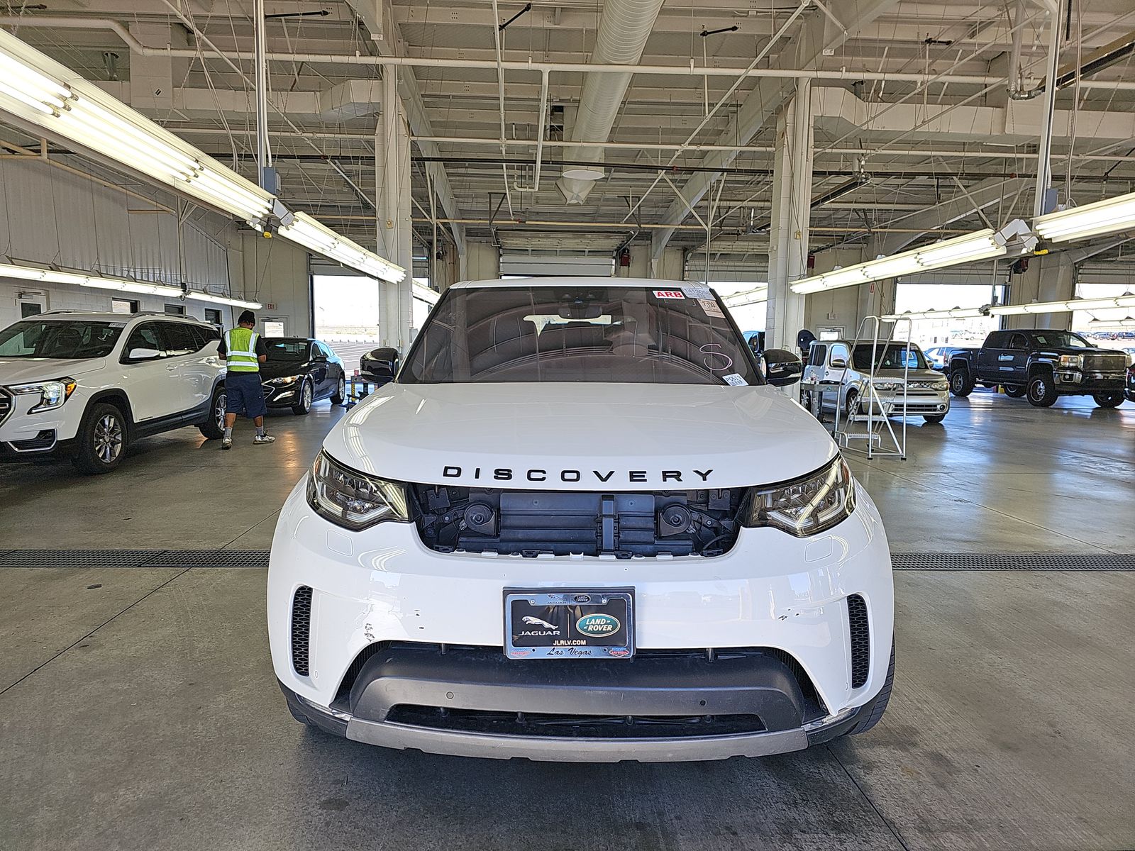 Land Rover Discovery 2017 — photo 2