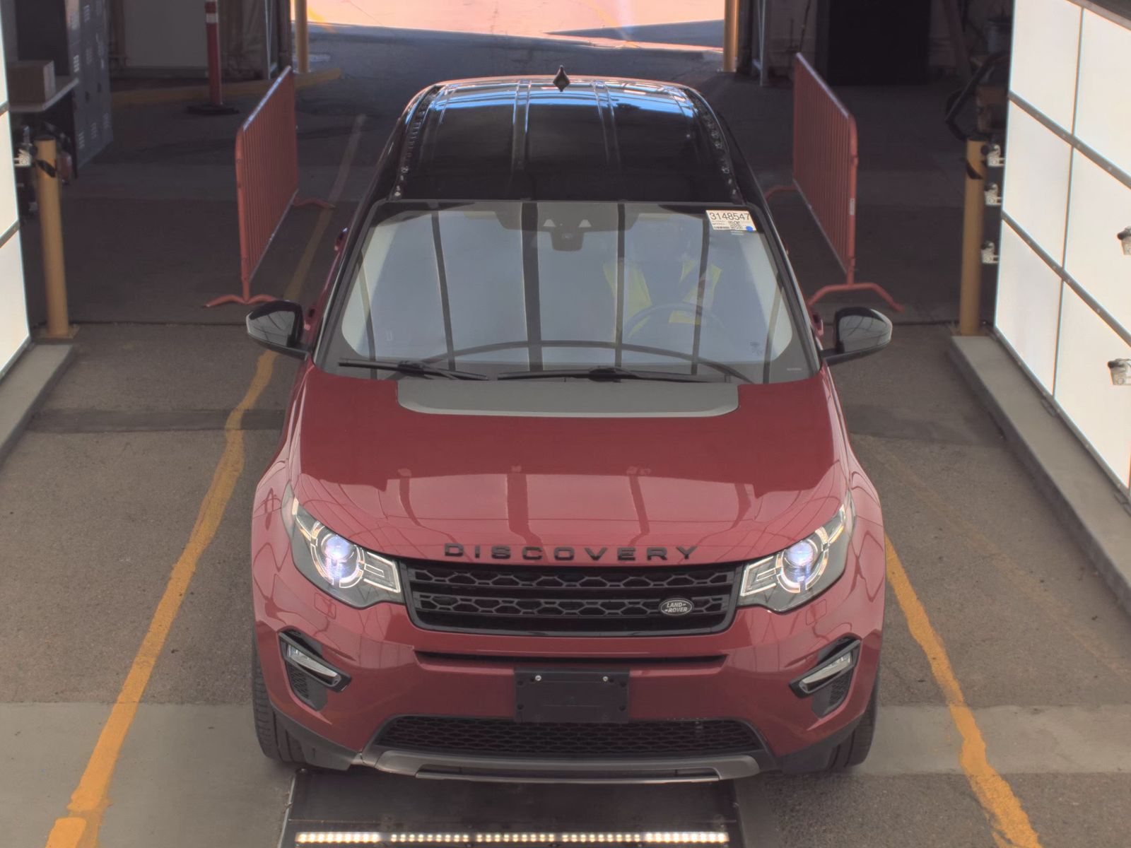 Land Rover Discovery Sport 2019 — photo 2
