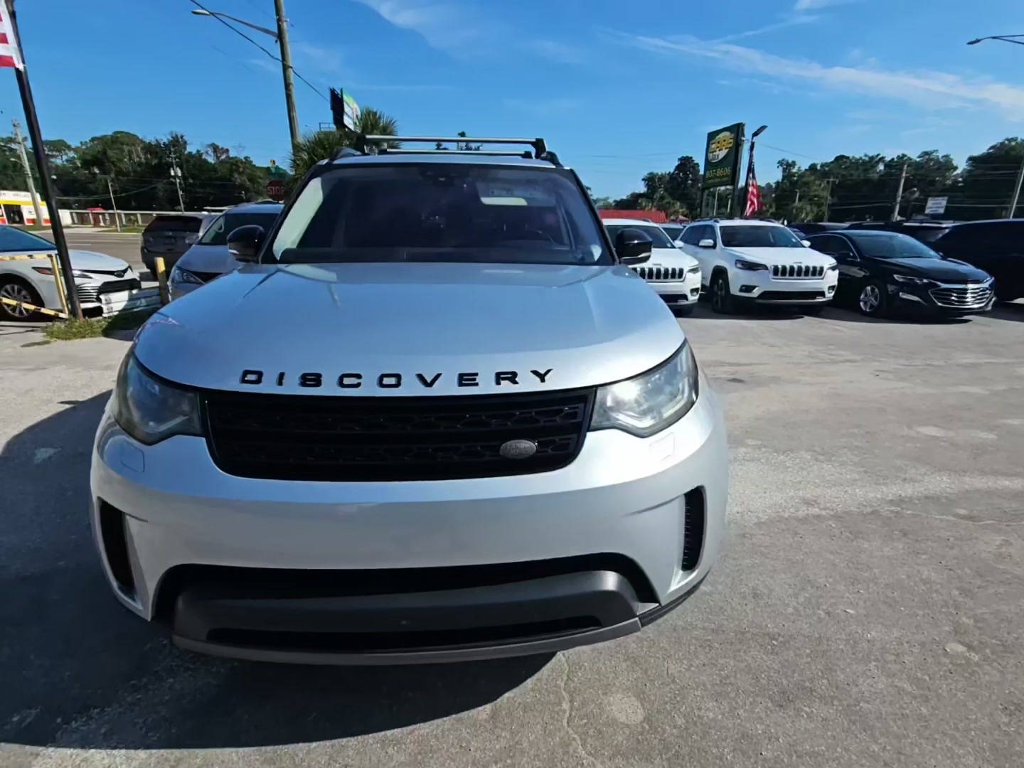 Land Rover Discovery 2018 — photo 2