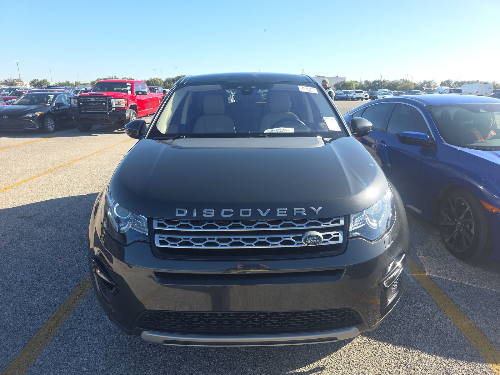 Land Rover Discovery Sport 2019 — photo 2